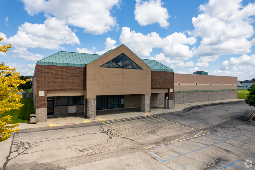 35630 Van Dyke Ave, Sterling Heights, MI for sale - Building Photo - Image 3 of 28