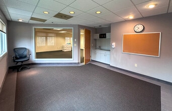 4 Bellows Rd, Westborough, MA for lease Interior Photo- Image 2 of 8