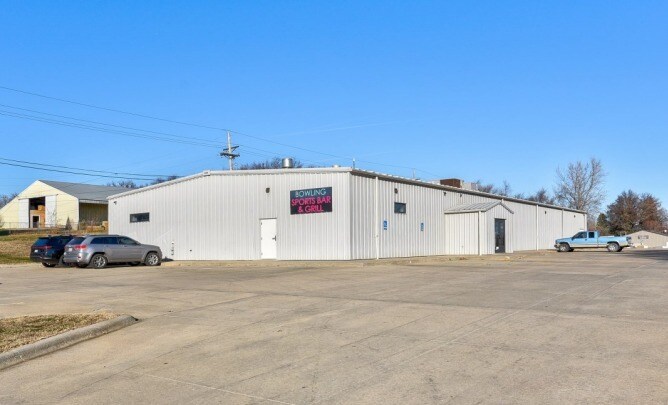 1818 Central Ave, Auburn, NE for sale - Primary Photo - Image 1 of 1