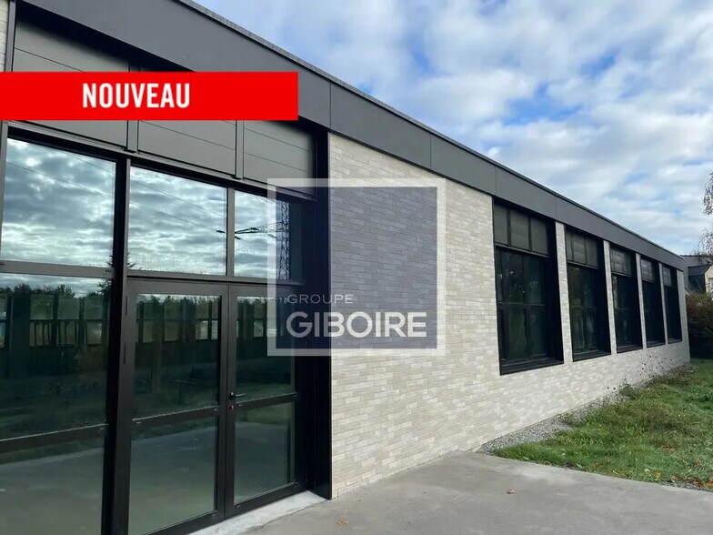 Office in Saint-Grégoire for lease - Building Photo - Image 2 of 5