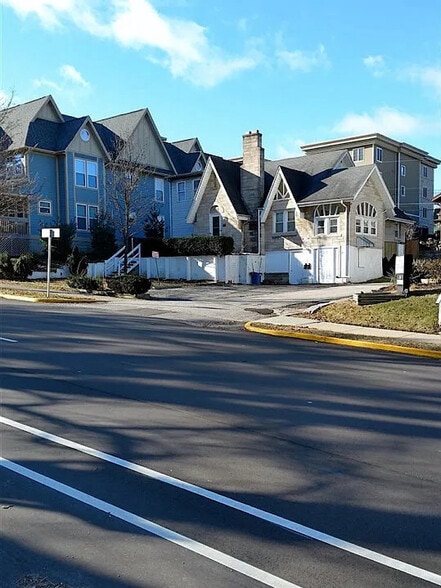 809 N Walnut St, Bloomington, IN for sale - Building Photo - Image 3 of 11