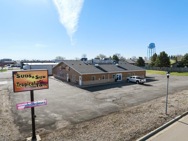 625 SW 31st Ave, Minot, ND for sale - Building Photo - Image 1 of 36