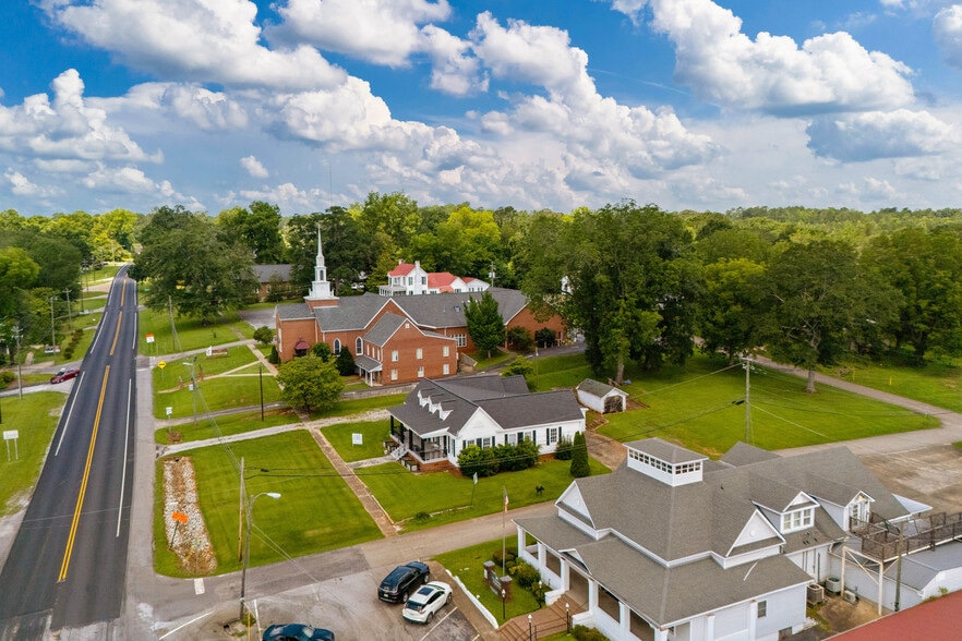104 W Broad St, Wedowee, AL for sale - Primary Photo - Image 1 of 59