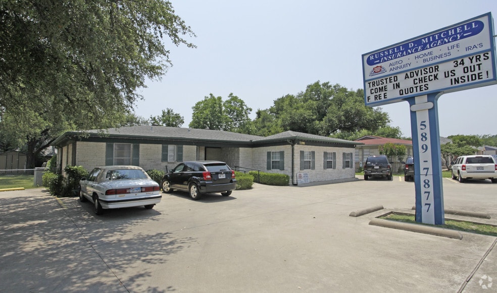 7298 Glenview Dr, North Richland Hills, TX for sale - Primary Photo - Image 1 of 33