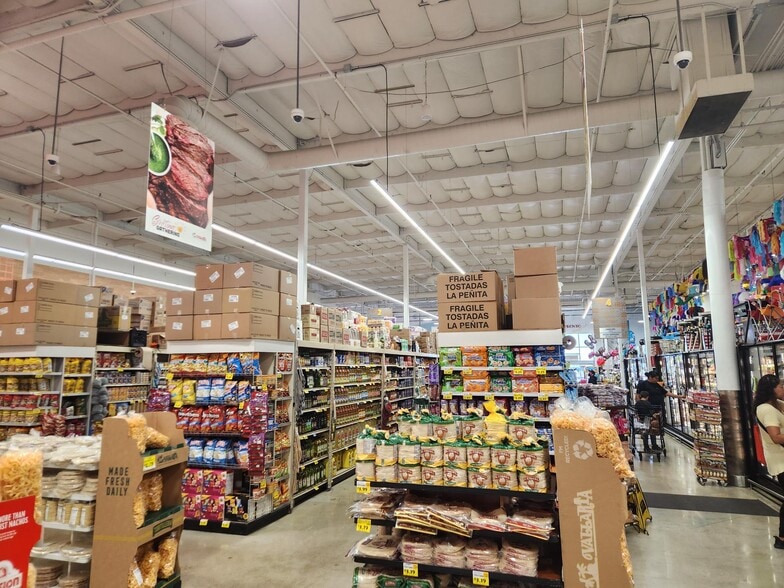 1050 S A St, Oxnard, CA for lease - Building Photo - Image 2 of 7