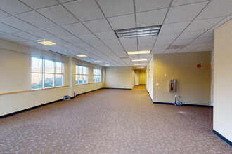 51 Park West Blvd, Akron, OH for lease Interior Photo- Image 2 of 6