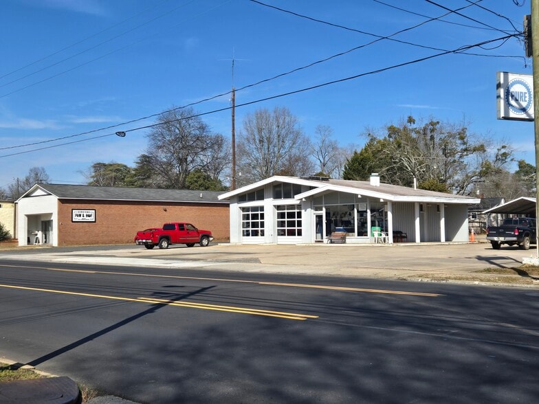 127 S Main St, Norwood, NC for sale - Primary Photo - Image 1 of 8
