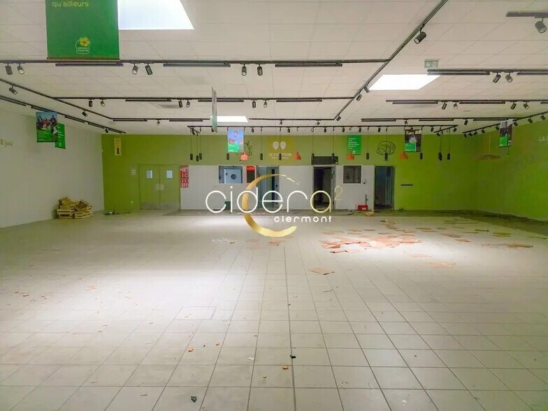 Retail in Clermont-Ferrand for lease - Interior Photo - Image 2 of 5