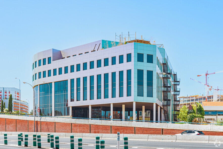 Calle de Antonio López, 249, Madrid, Madrid for lease - Building Photo - Image 2 of 5