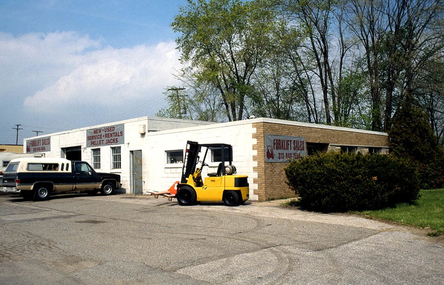 29290 Goddard Rd, Romulus, MI for sale - Building Photo - Image 2 of 3
