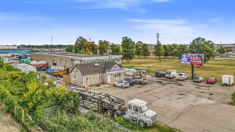 2568 Royal Windsor Dr, Mississauga, ON L5J 1K7