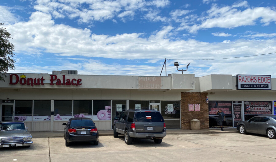 1001 W Harwood Rd, Euless, TX for lease - Building Photo - Image 1 of 6