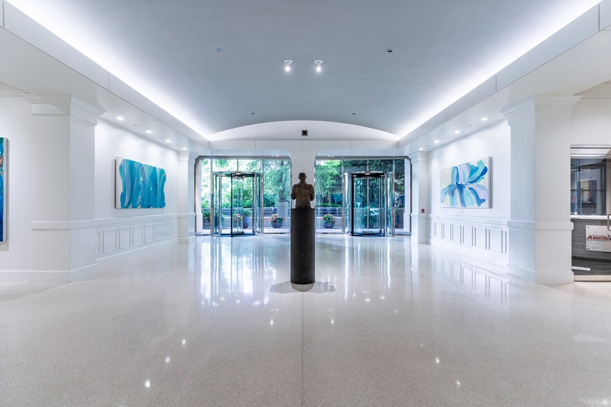 3400 Peachtree Rd NE, Atlanta, GA for lease - Building Photo - Image 2 of 11