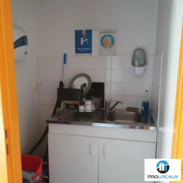 Office in Grenoble for sale - Interior Photo - Image 3 of 10