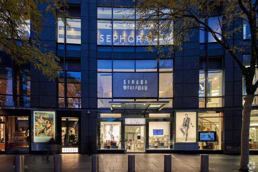 One Columbus Cir, New York, NY for lease - Building Photo - Image 2 of 7