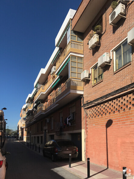 Calle de Fernando Barrachina, 42, Getafe, Madrid for sale - Primary Photo - Image 1 of 1