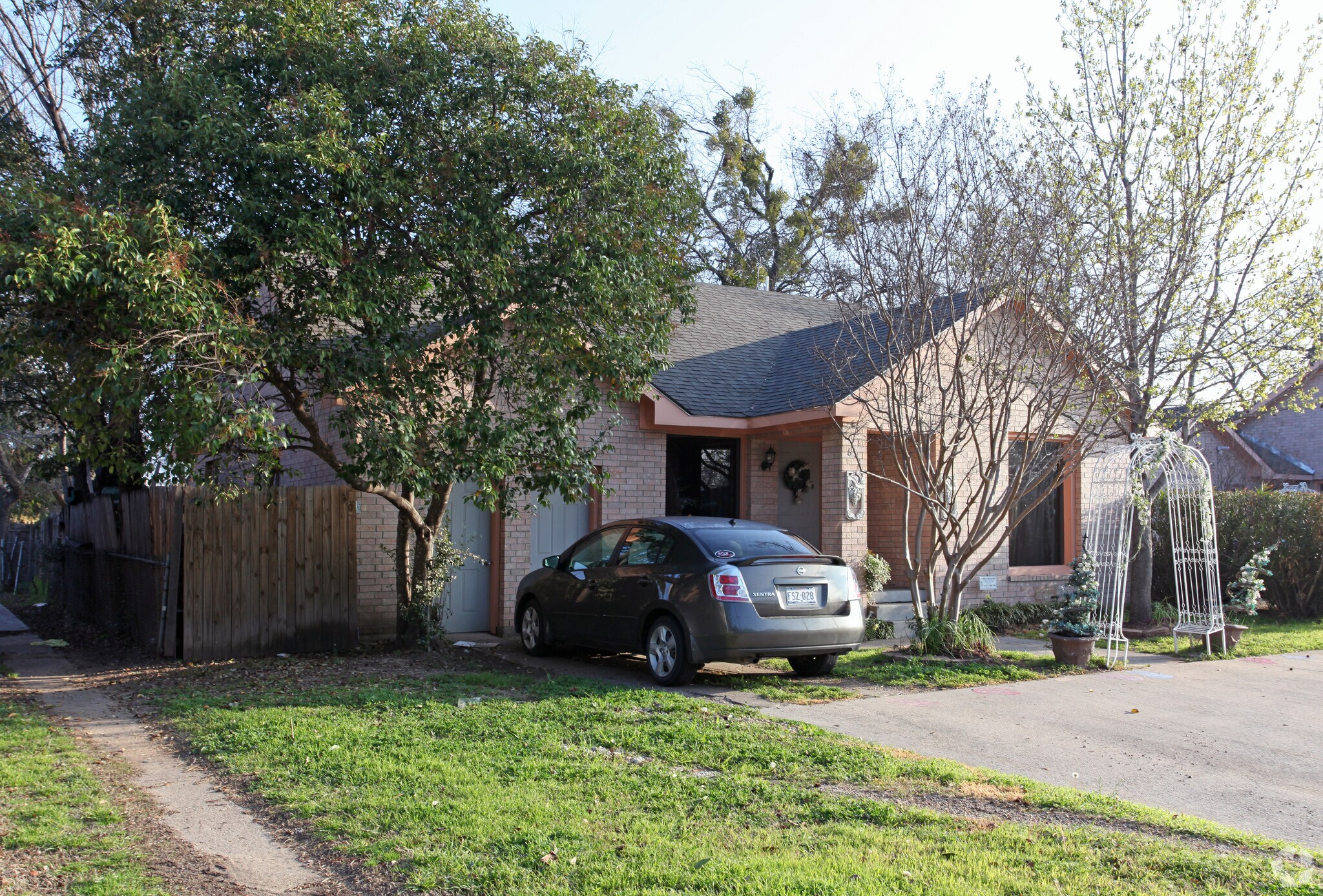 621 E 2nd St, Irving, TX for sale Primary Photo- Image 1 of 1