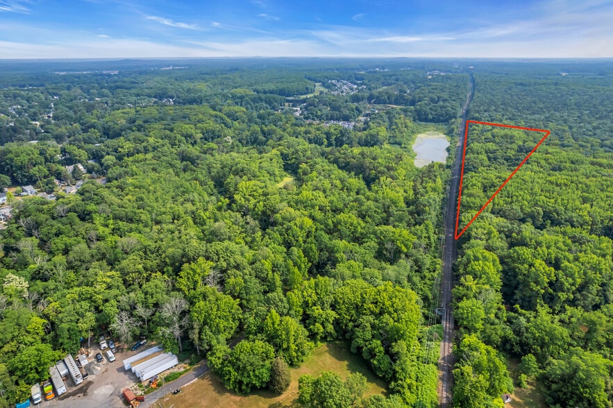 51 Asbury Rd, Farmingdale, NJ for sale - Primary Photo - Image 1 of 18