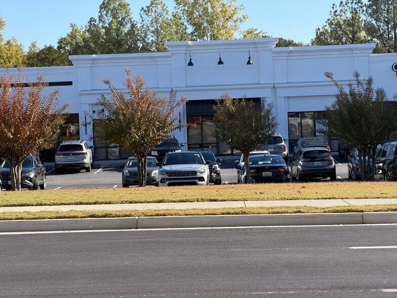 5770 Peachtree Industrial Blvd, Norcross, GA for lease - Building Photo - Image 3 of 10