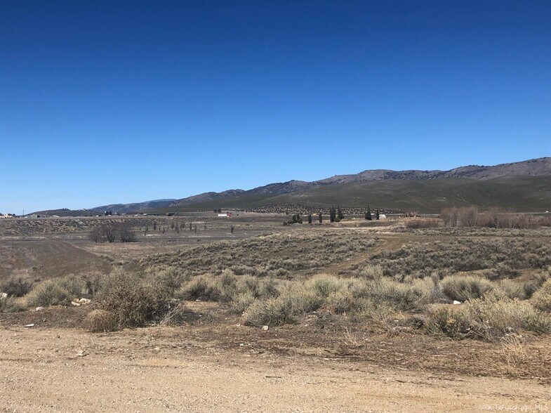 W Tehachapi Blvd, Tehachapi, CA for sale - Primary Photo - Image 1 of 1