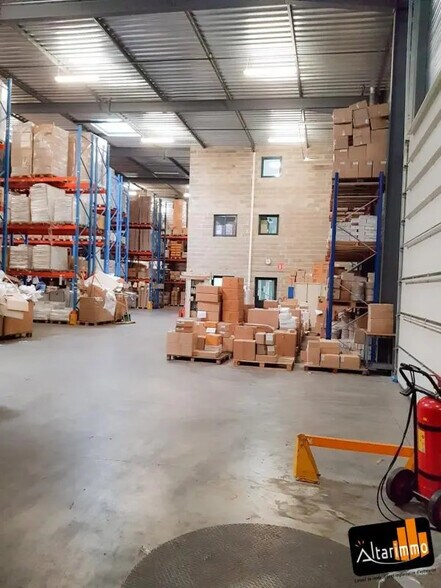 Flex in Cherisy for sale - Building Photo - Image 2 of 4