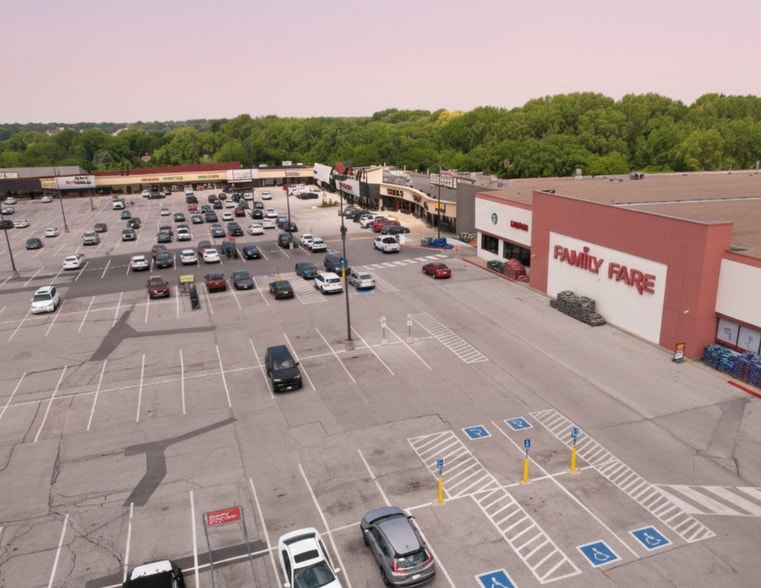 14404-14630 W Center Rd, Omaha, NE for lease - Building Photo - Image 2 of 12