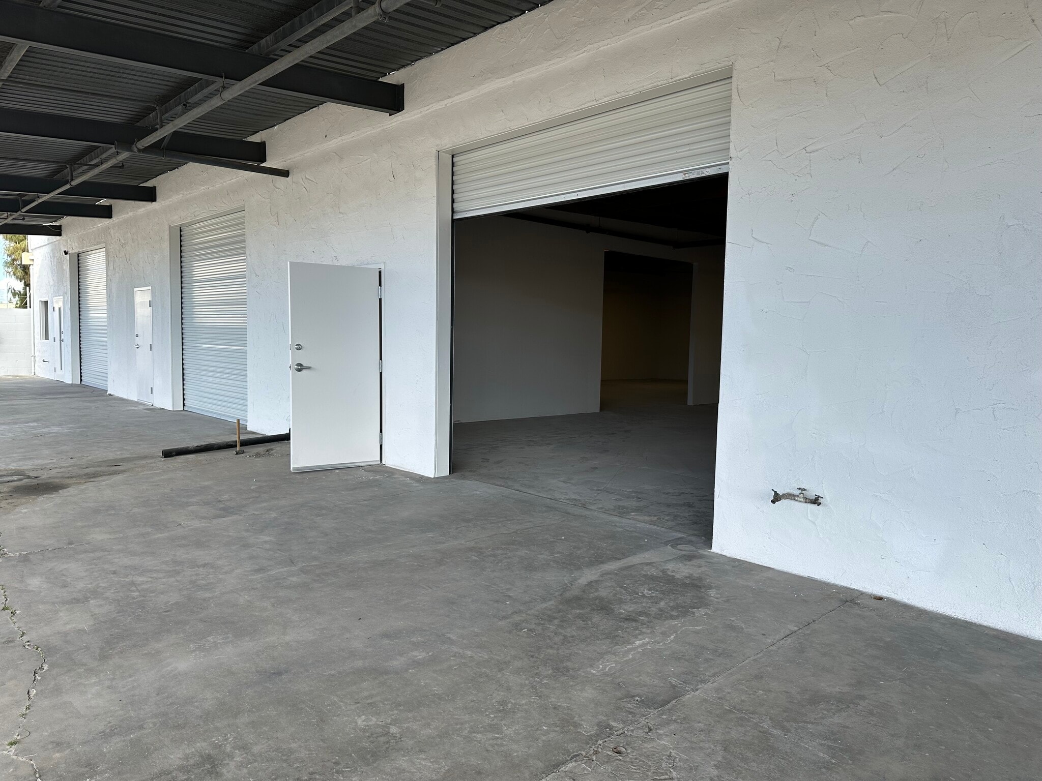 2686 N Clovis Ave, Fresno, CA for lease Building Photo- Image 1 of 8