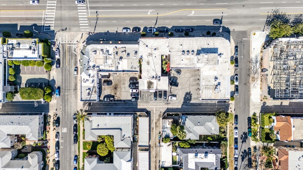 139 N Harper Ave, Los Angeles, CA for sale - Building Photo - Image 3 of 64