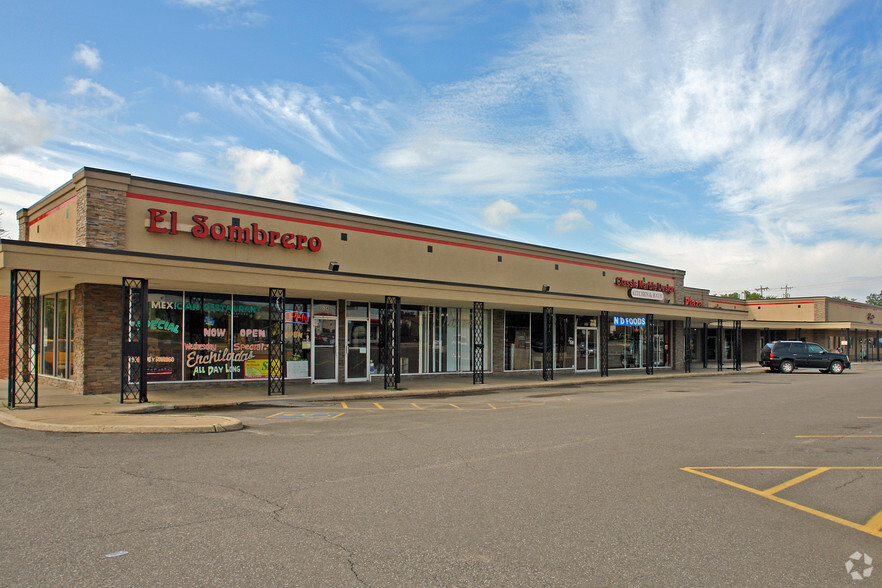 2624-2656 W Britton Rd, Oklahoma City, OK for lease - Primary Photo - Image 1 of 3