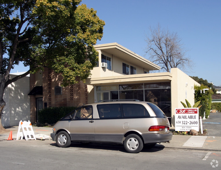 829-833 Emerson St, Palo Alto, CA for lease - Building Photo - Image 2 of 3