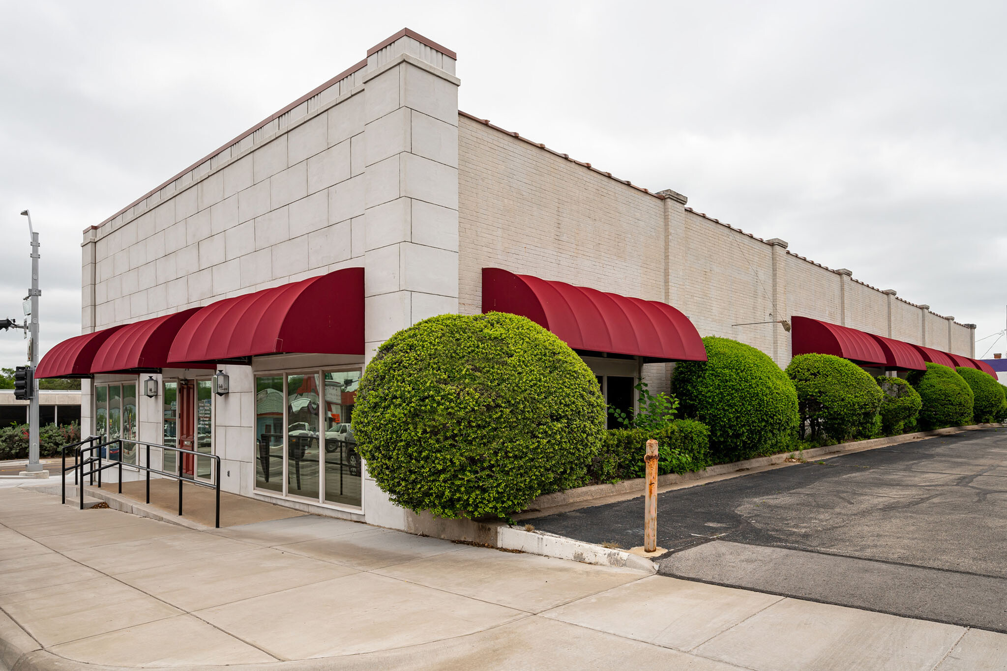 218 N Elm St, Denton, TX for lease Building Photo- Image 1 of 2