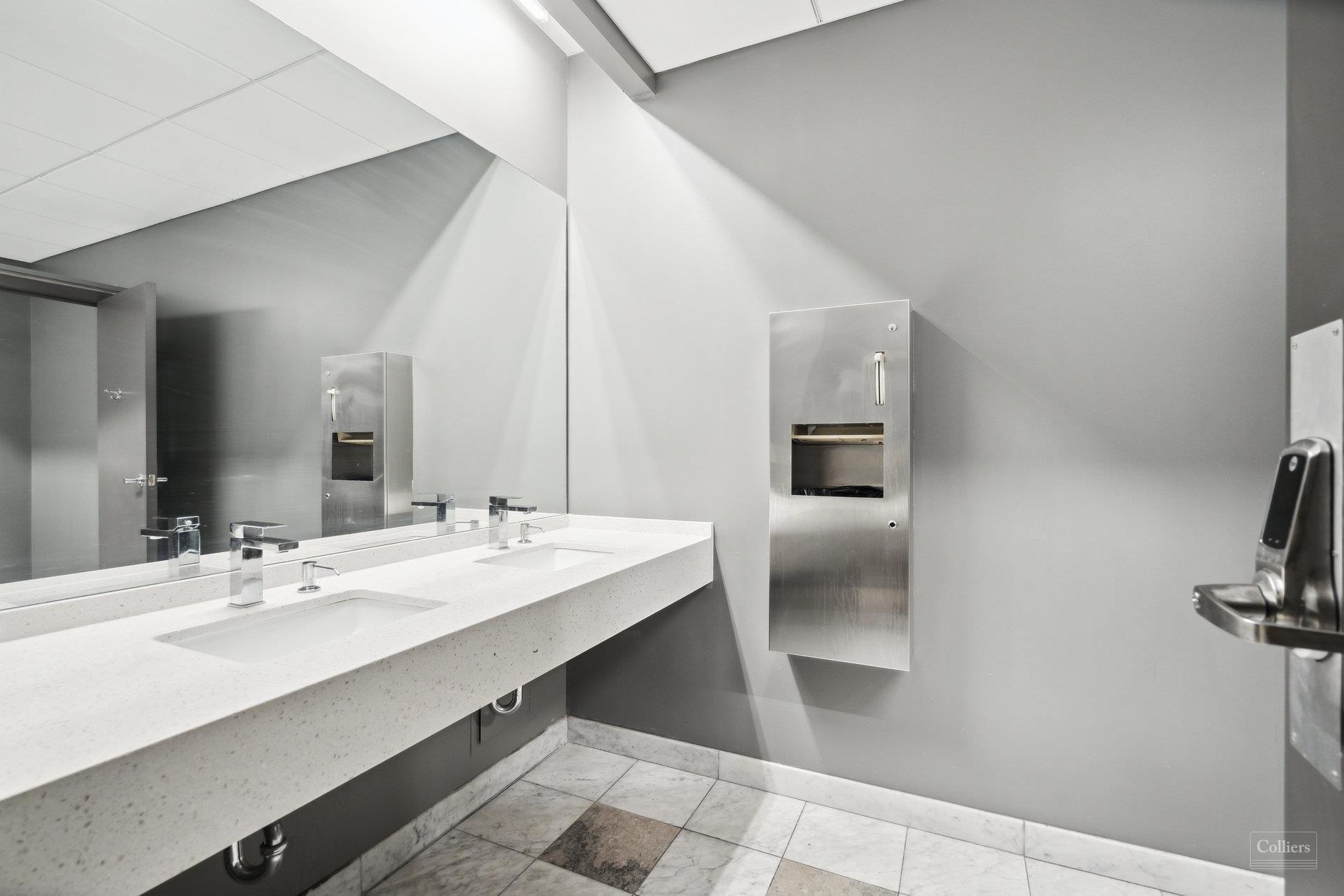 477 Richmond St W, Toronto, ON for lease Interior Photo- Image 1 of 8