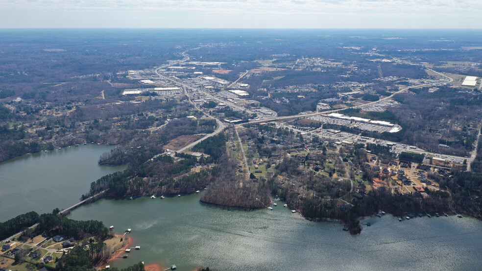 00 Hurricane, Anderson, SC for sale - Building Photo - Image 3 of 6