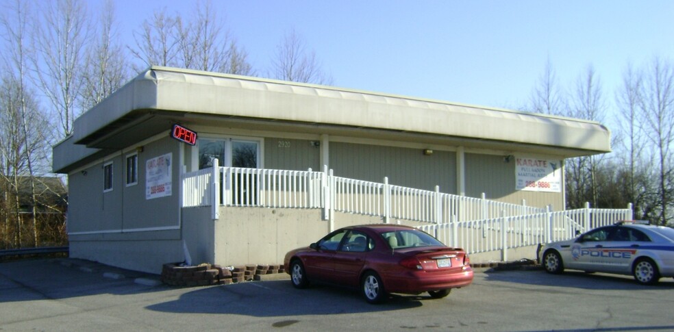 2920 Middle Rd, Jeffersonville, IN for sale - Building Photo - Image 2 of 7