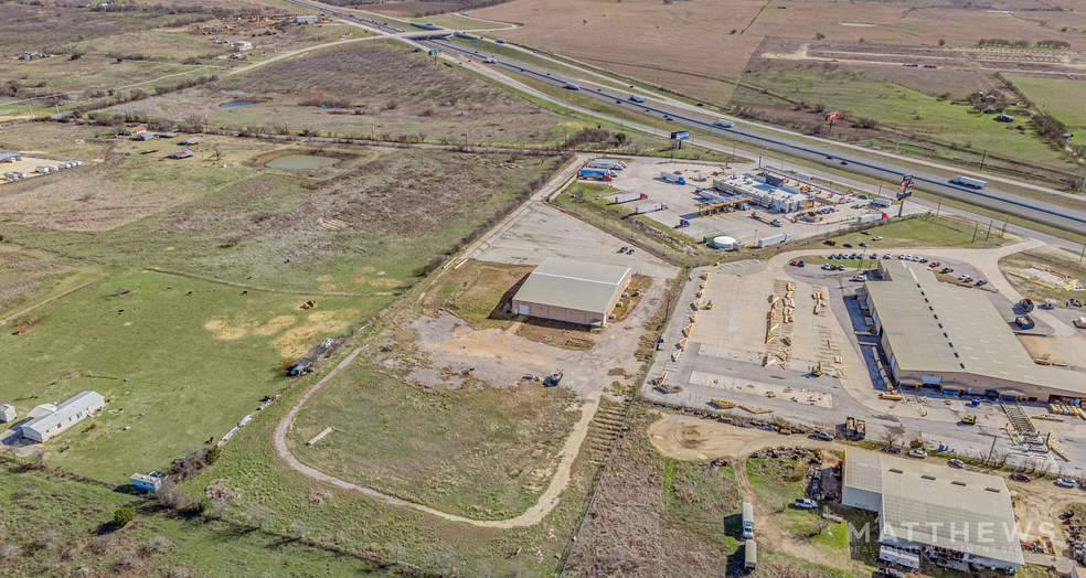 75 County Road 372, Jarrell, TX for lease - Building Photo - Image 2 of 4
