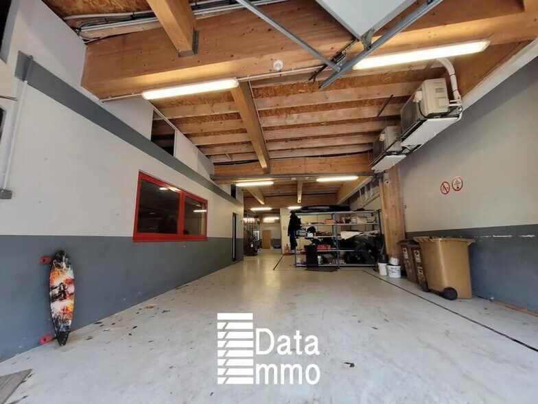 Industrial in Montreuil for sale - Building Photo - Image 3 of 12