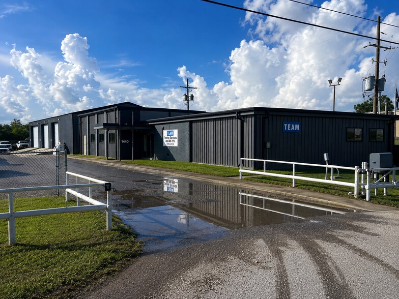 1440 Spindletop Rd, Beaumont, TX for lease - Building Photo - Image 1 of 10