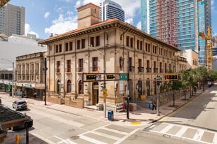 100 NE 1st Ave & 54 NE 2nd St - Parking Garage