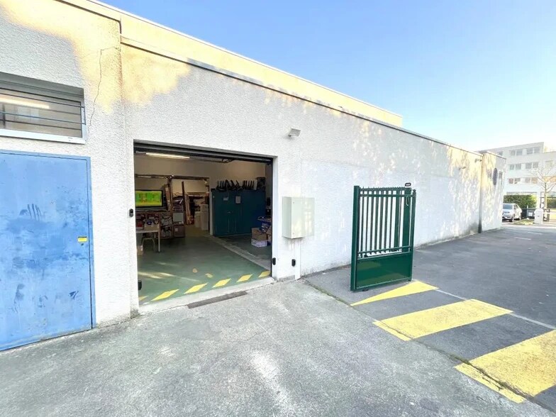 Avenue De L'Europe, Chatou for sale - Building Photo - Image 2 of 12