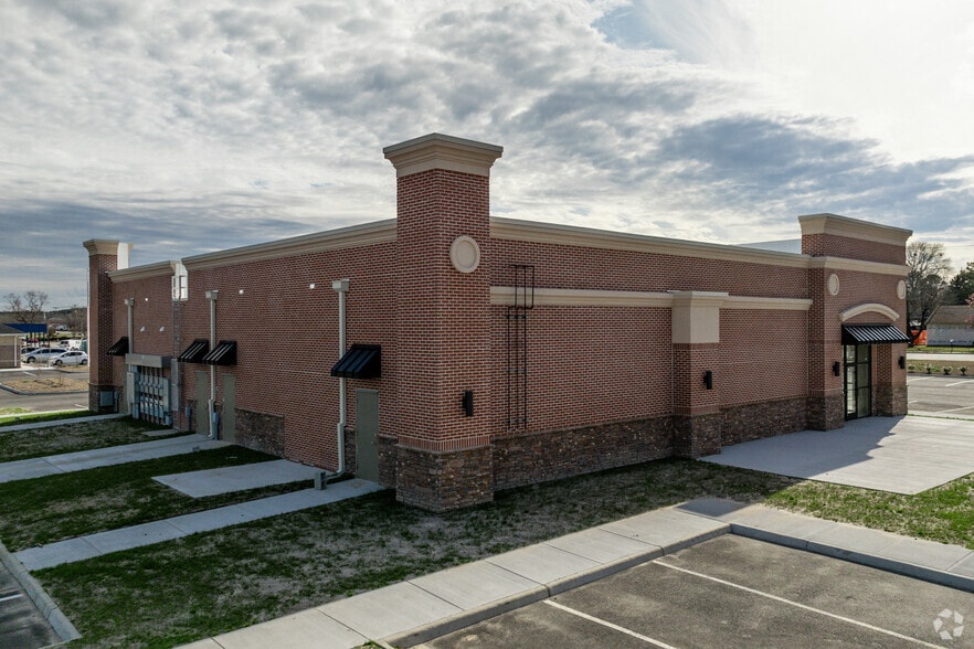 1305 S Church St, Smithfield, VA for sale - Building Photo - Image 3 of 6