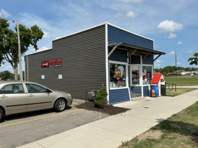 2912 1st Ave NE, Cedar Rapids, IA for sale - Primary Photo - Image 1 of 1