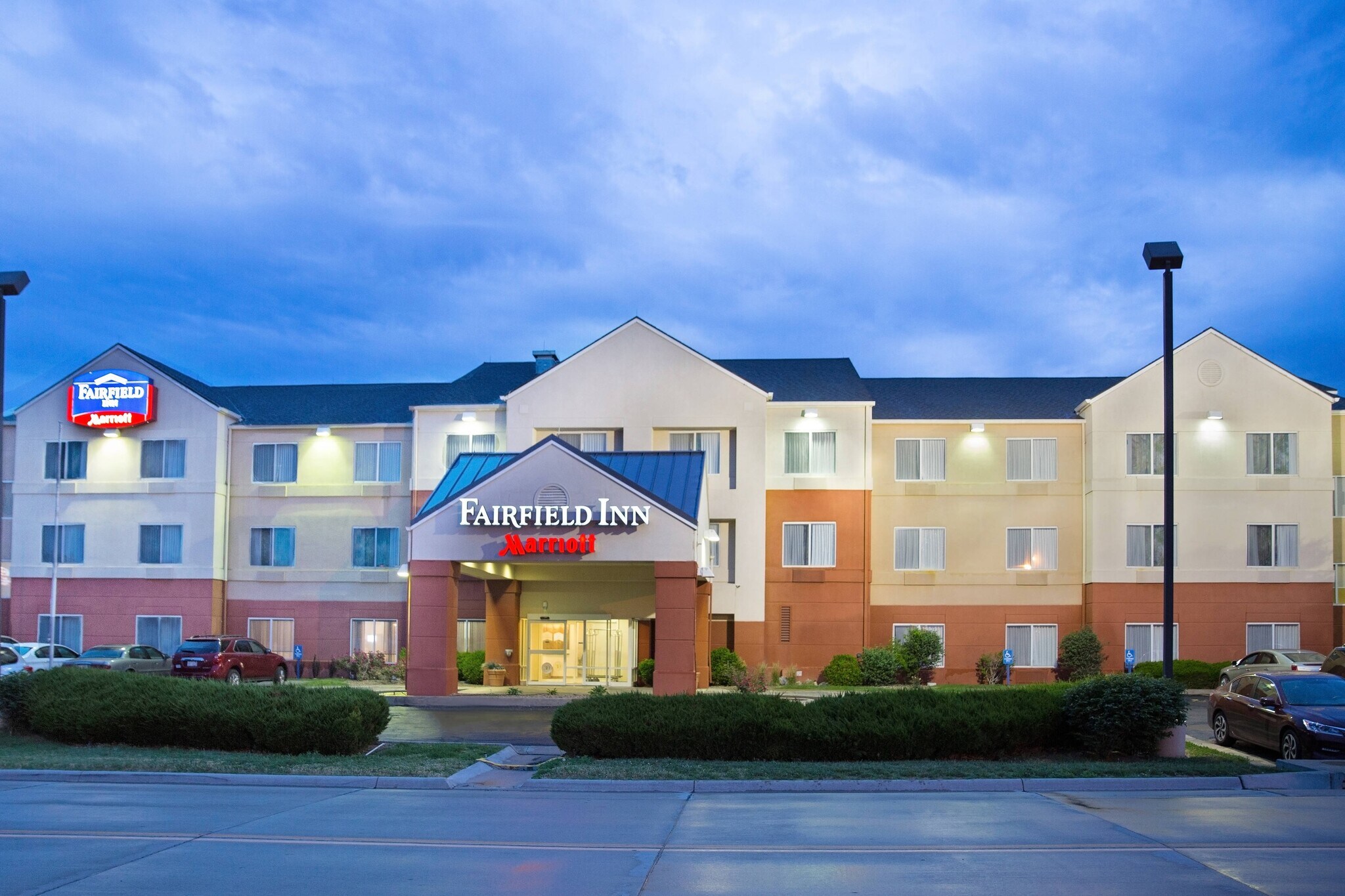 377 W Mopar Dr, Hays, KS for sale Primary Photo- Image 1 of 1