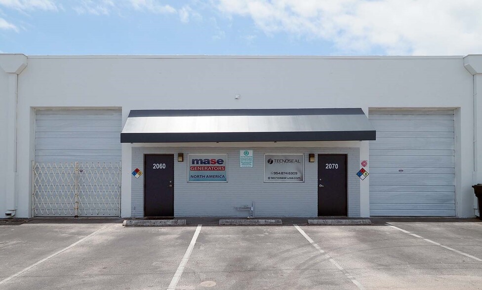 1900-2261 NW 29th St, Oakland Park, FL for lease - Building Photo - Image 1 of 10