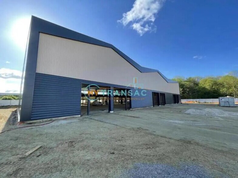 Flex in Moissy-Cramayel for sale - Building Photo - Image 2 of 13