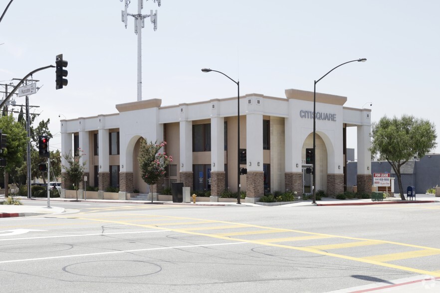 8780 Valley Blvd, Rosemead, CA for lease - Primary Photo - Image 1 of 56