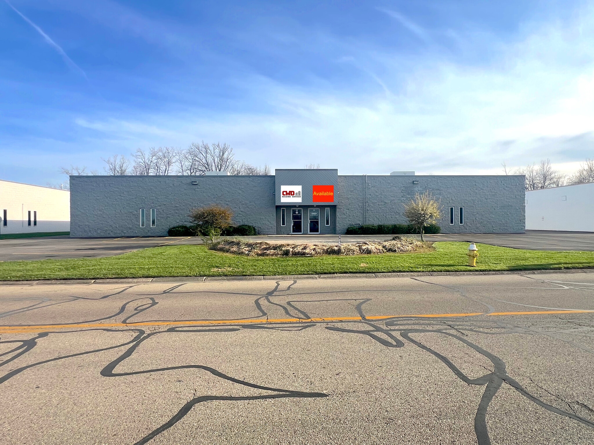 702-708 Congress Park dr, Washington Township, OH for lease Building Photo- Image 1 of 13