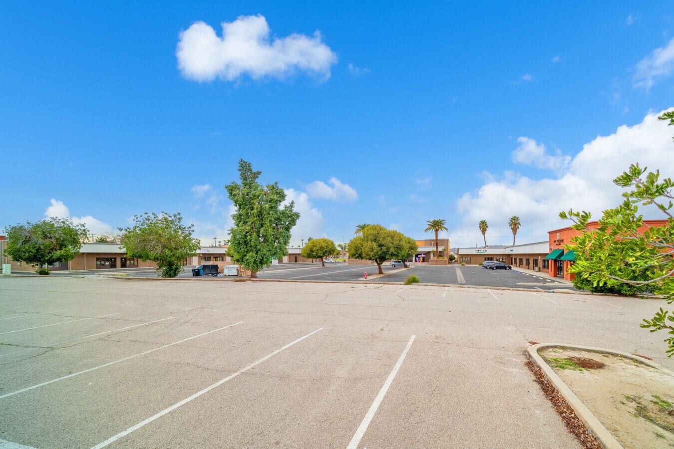 950960 N State St, Hemet, CA 92543