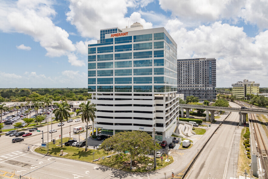 9350 S Dixie Hwy, Miami, FL 33156 - 9350 Financial Centre | LoopNet