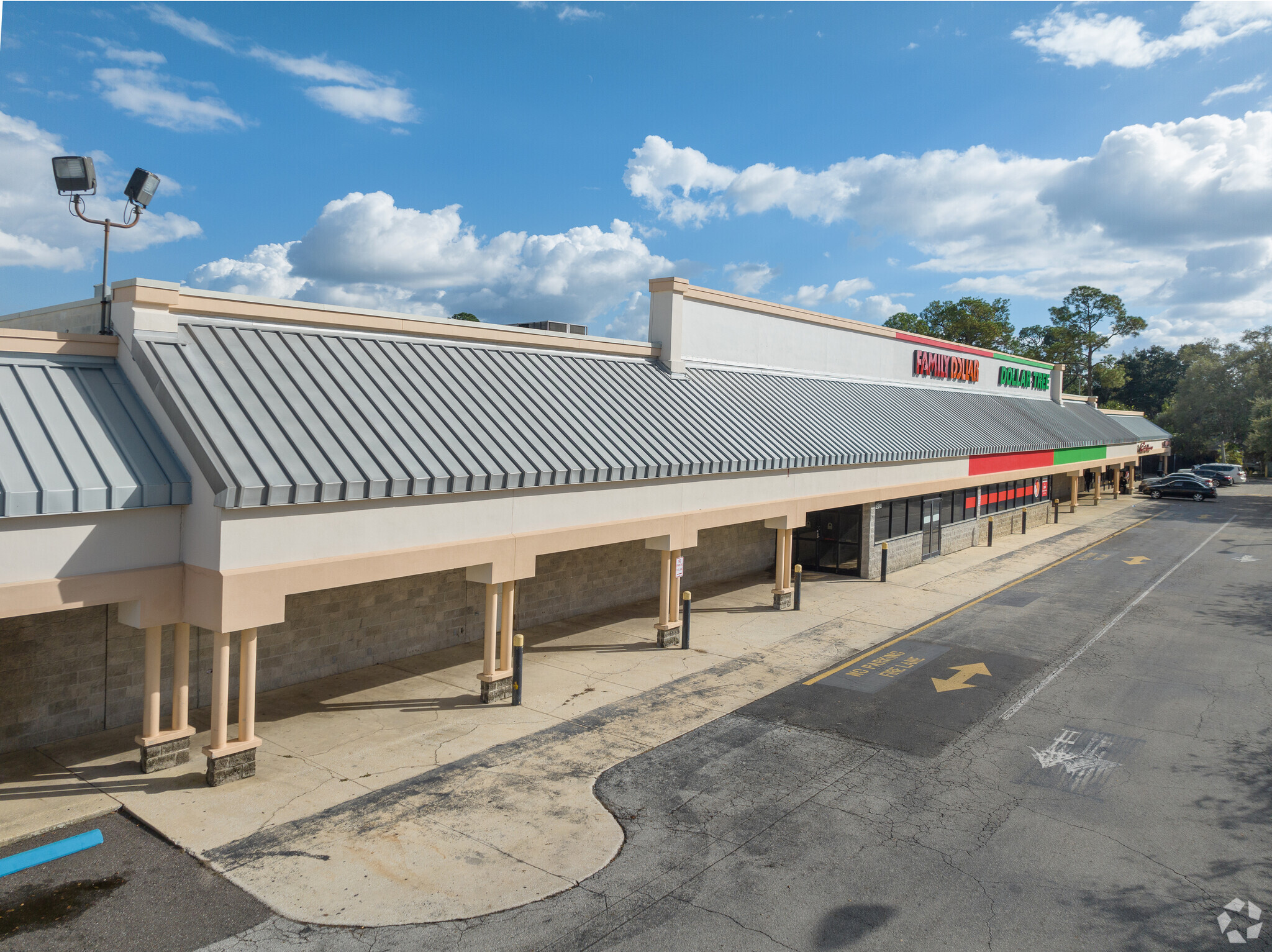 5751 N Main St, Jacksonville, FL for lease Building Photo- Image 1 of 5