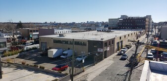 Vacant Warehouse with land, docks, drive in - Warehouse